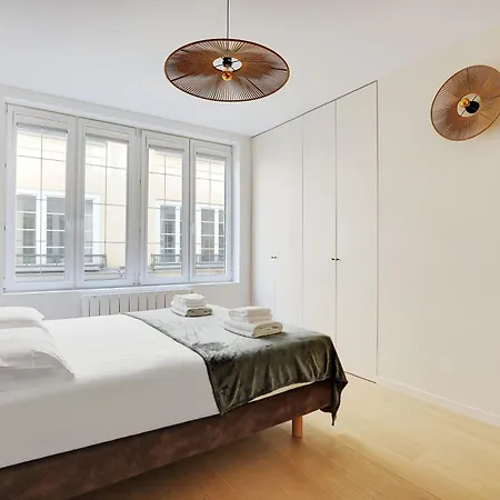 Magnificent 2 Bed Flat - Bastille-st Antoine - Mobility Lease * Paryż